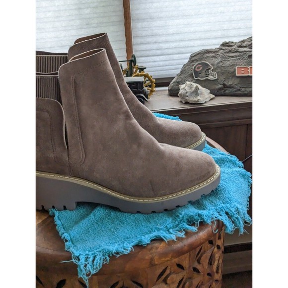 NWOT Hey Girl Pull On Tan Faux Suede Boots Sz 11 - Picture 2 of 8